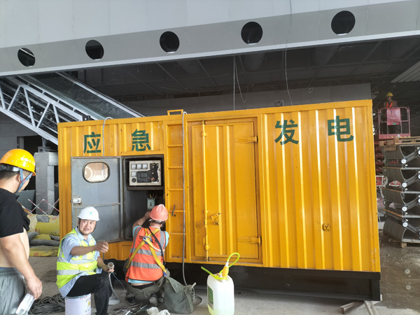 新邵怎样判断空气滤清器是否需要更换？